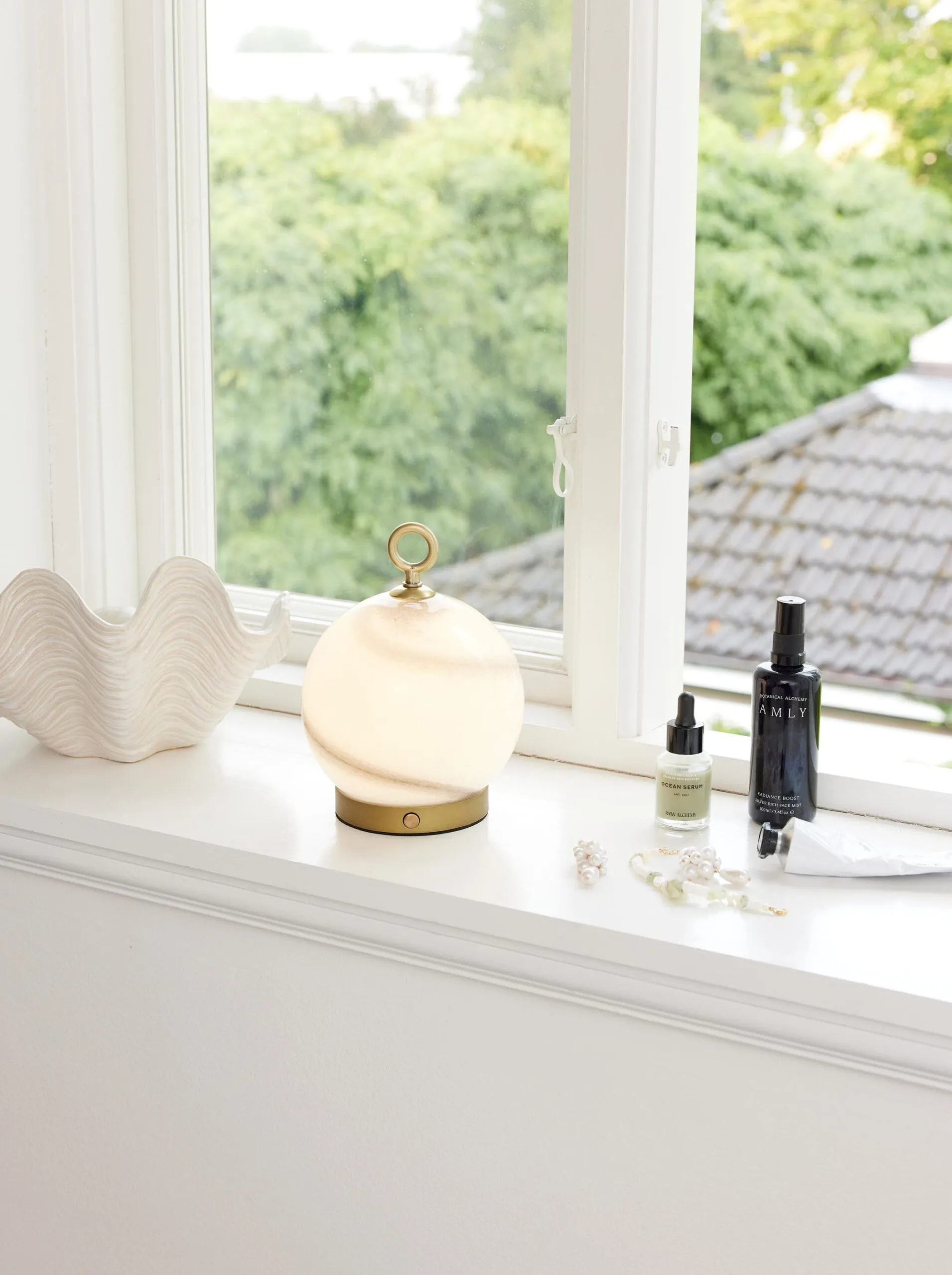 Halo Design Stockholm Bordlampe