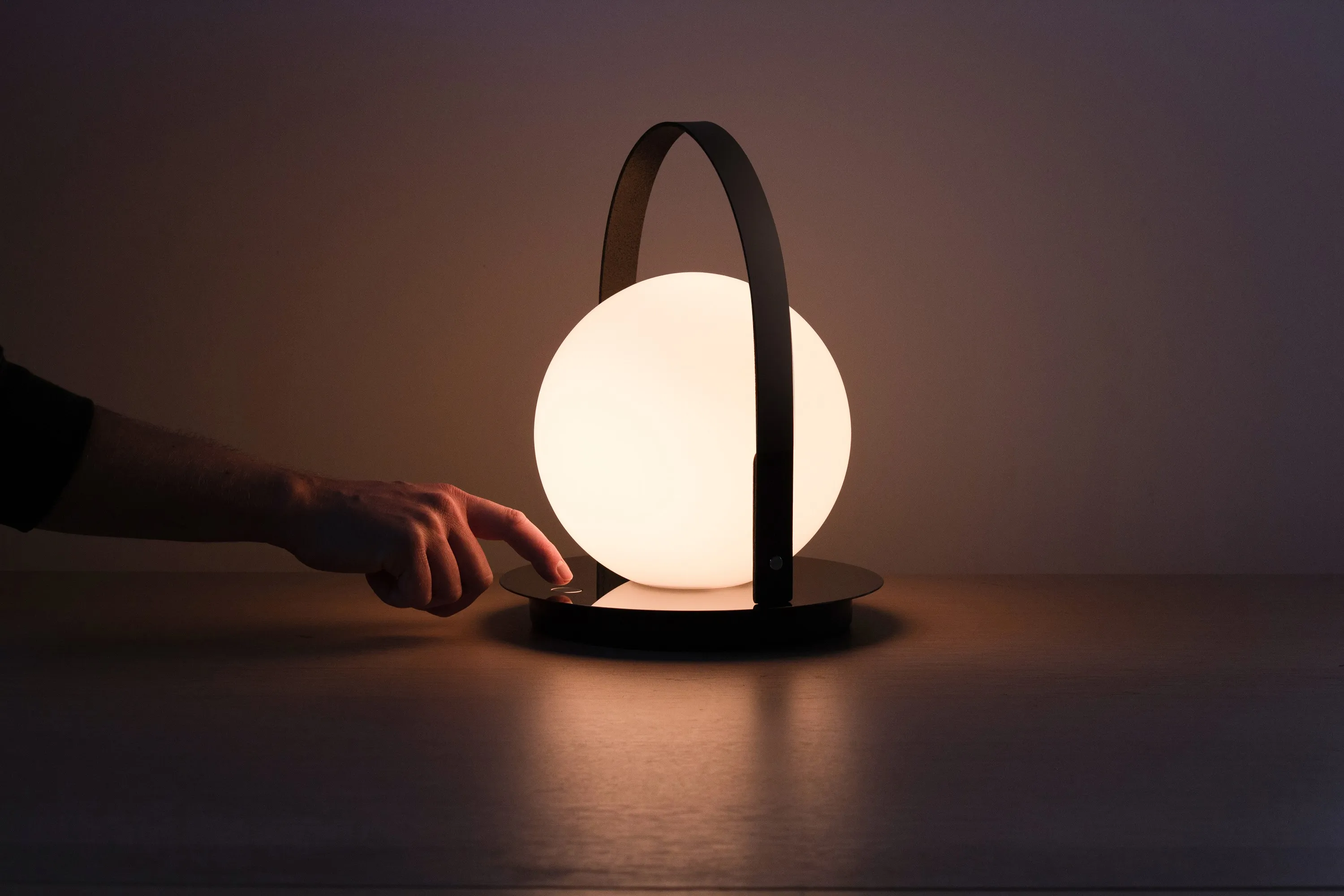 Pablo Bola Lantern Bordlampe