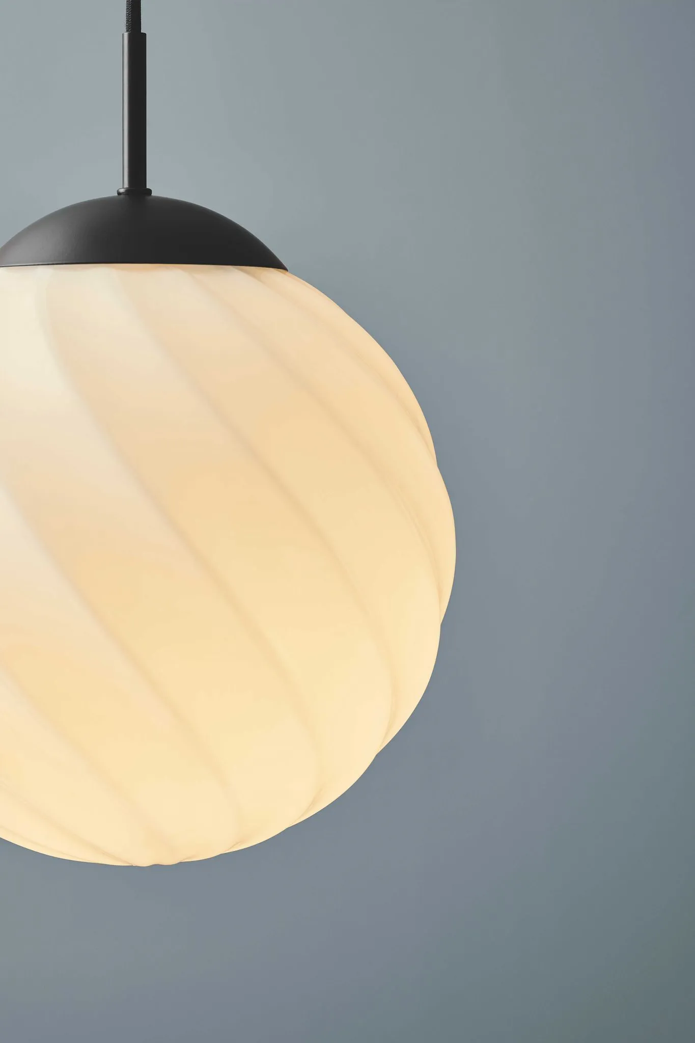 Halo Design Twist Ball Pendel
