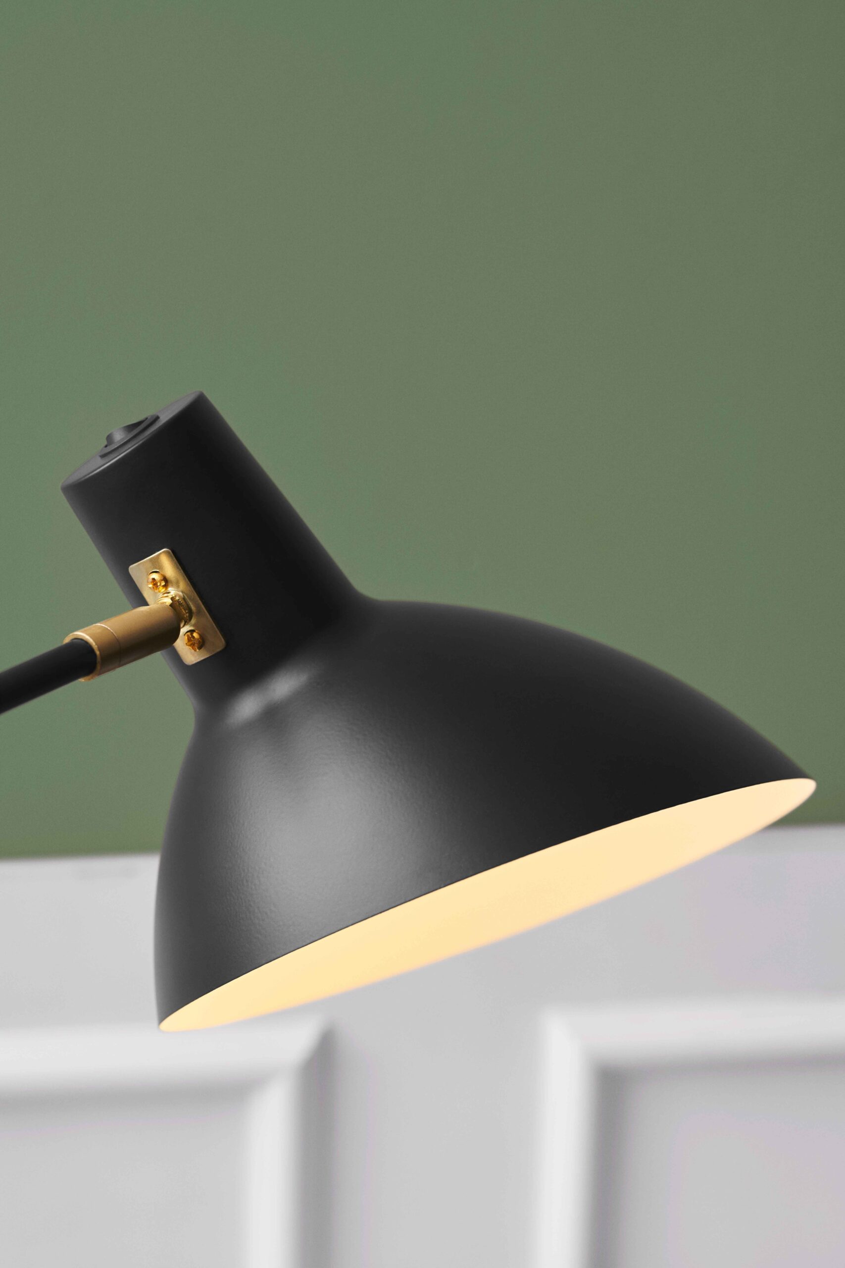 Halo Design Metropole Deluxe Bordlampe