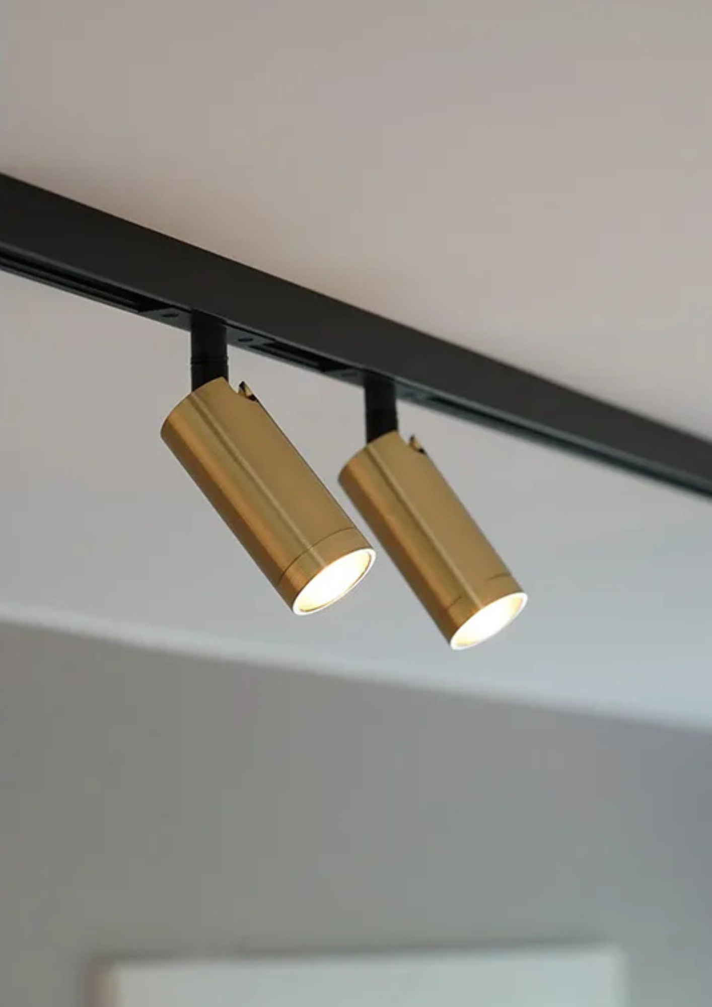 Antidark Domino Spot