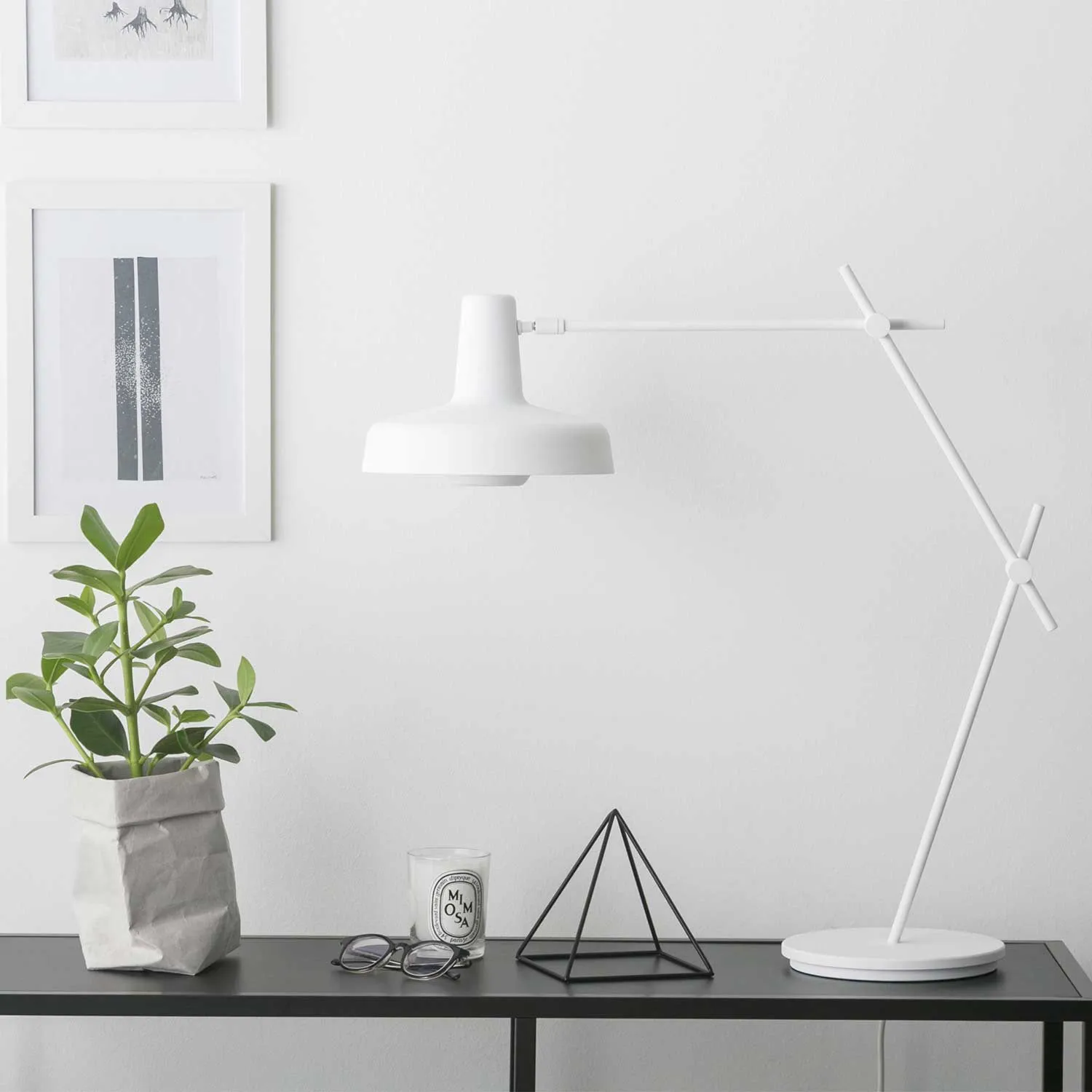 Grupa Arigato Lang Bordlampe